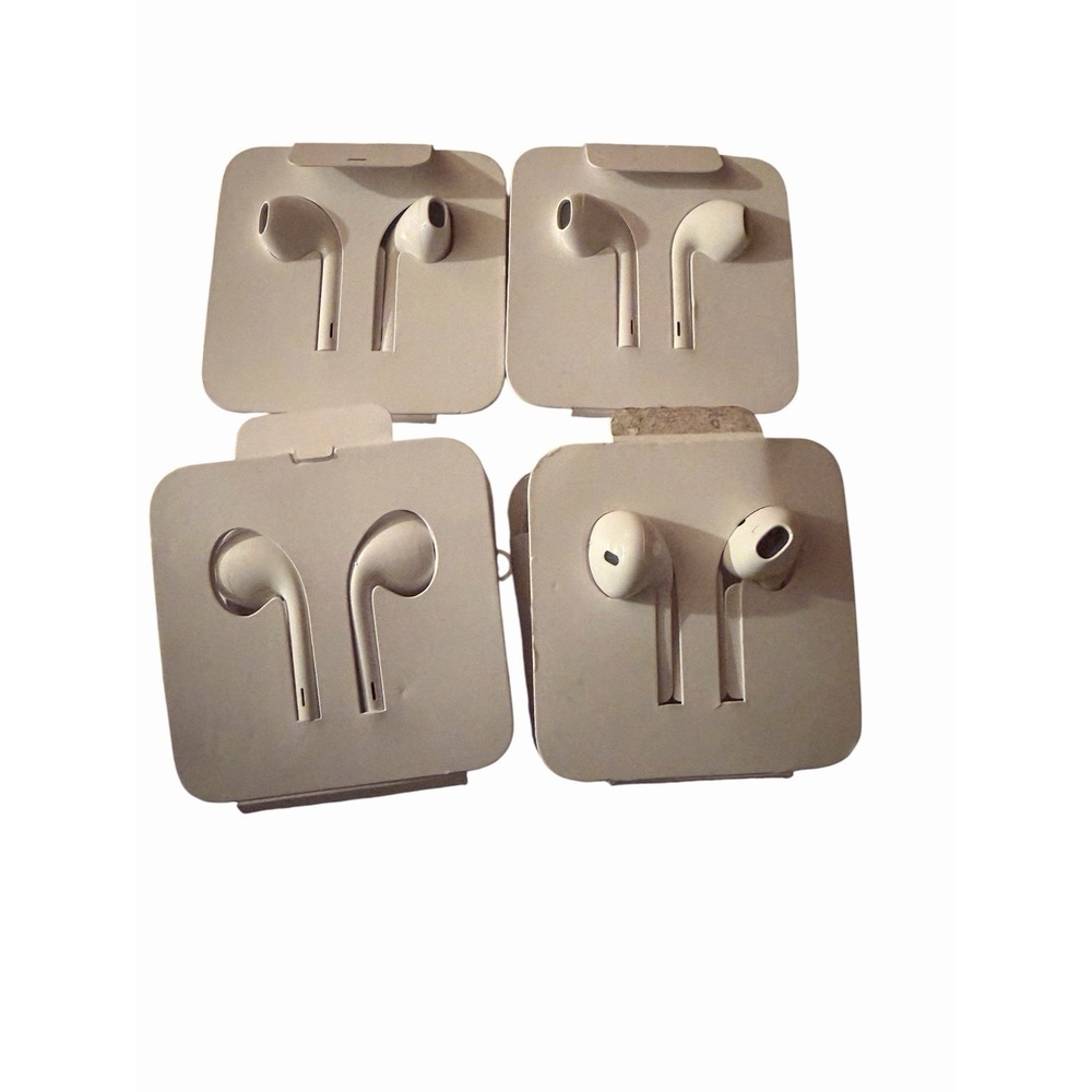 Lot Of 4 Apple earbuds / AirPods (wired‎ - lightning connector)